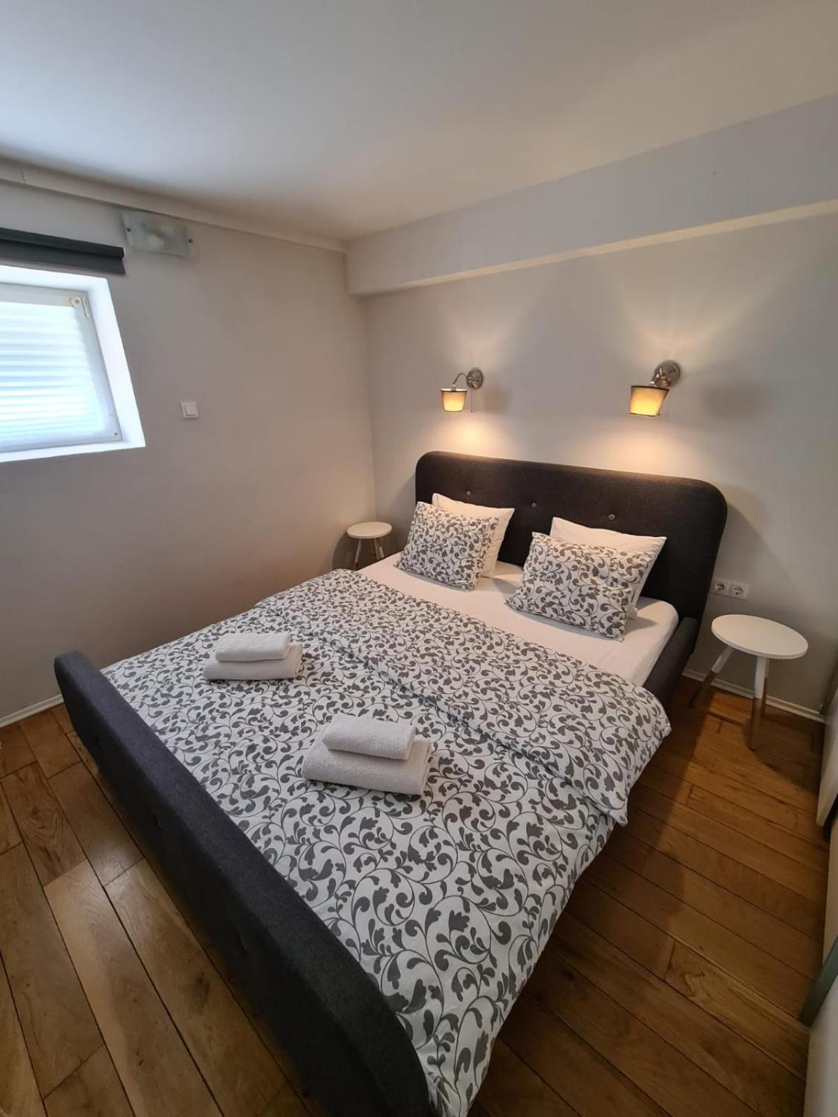 Appartamento Max'S Downtown Oasis Zara Esterno foto