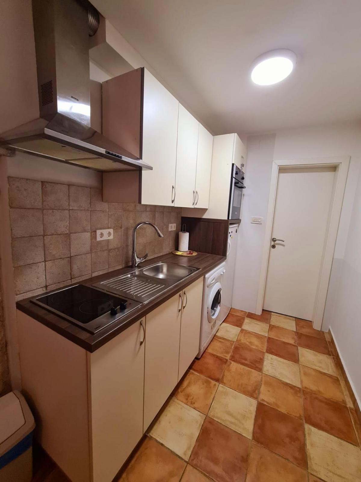 Appartamento Max'S Downtown Oasis Zara Esterno foto