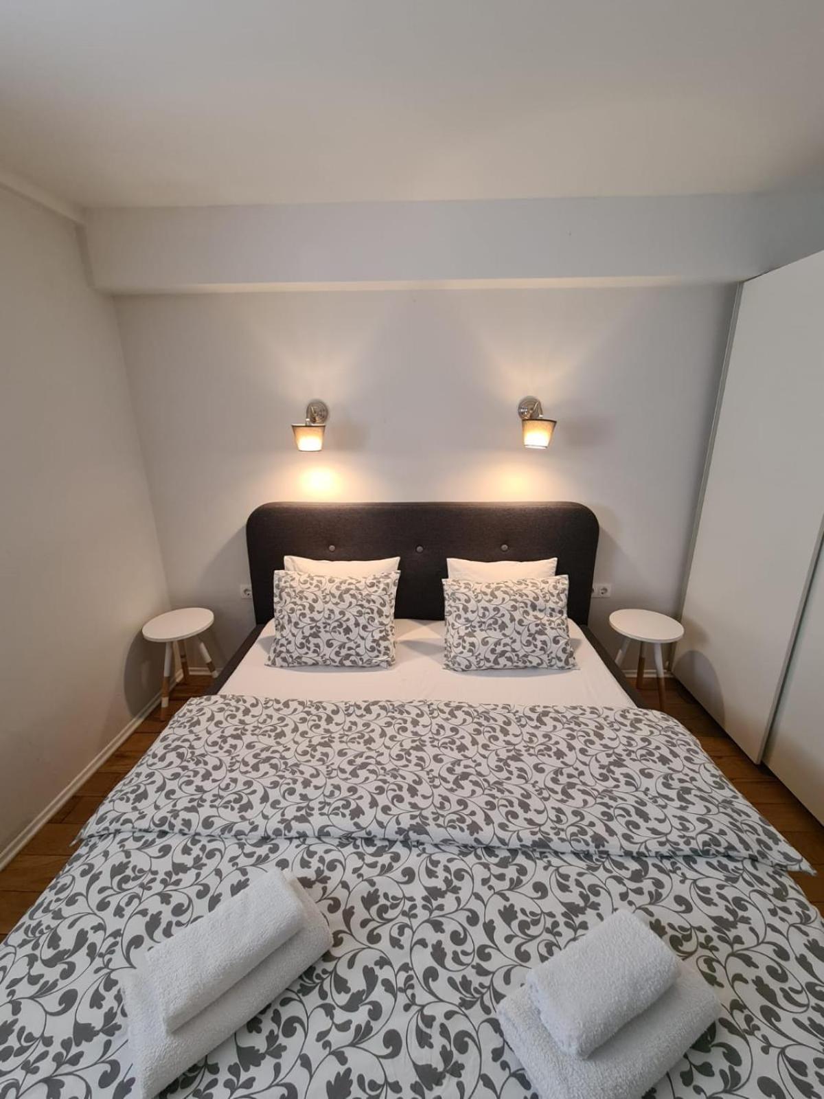 Appartamento Max'S Downtown Oasis Zara Esterno foto